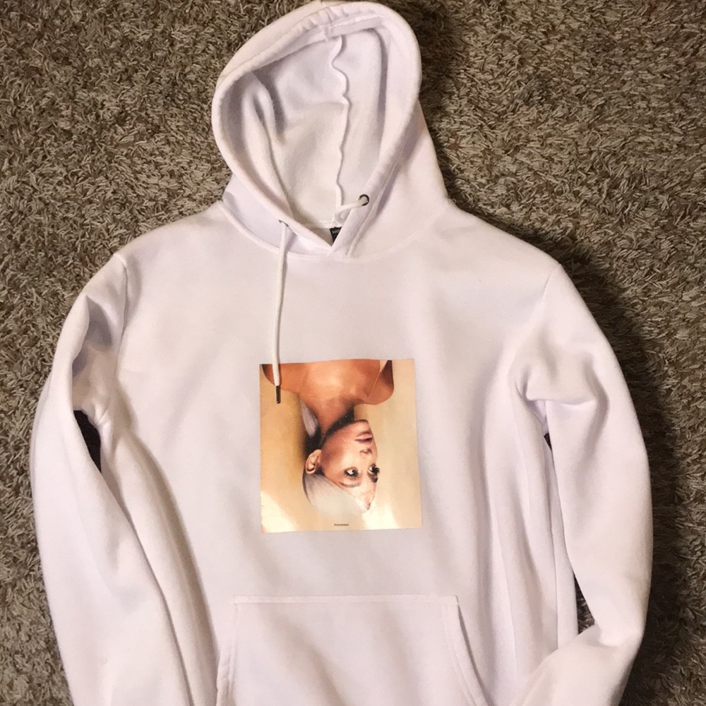 Ariana Grande Sweeter your sweater